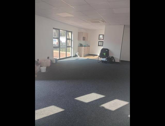 BUSINESS PROPERTY TO RENT IN LYNNWOOD